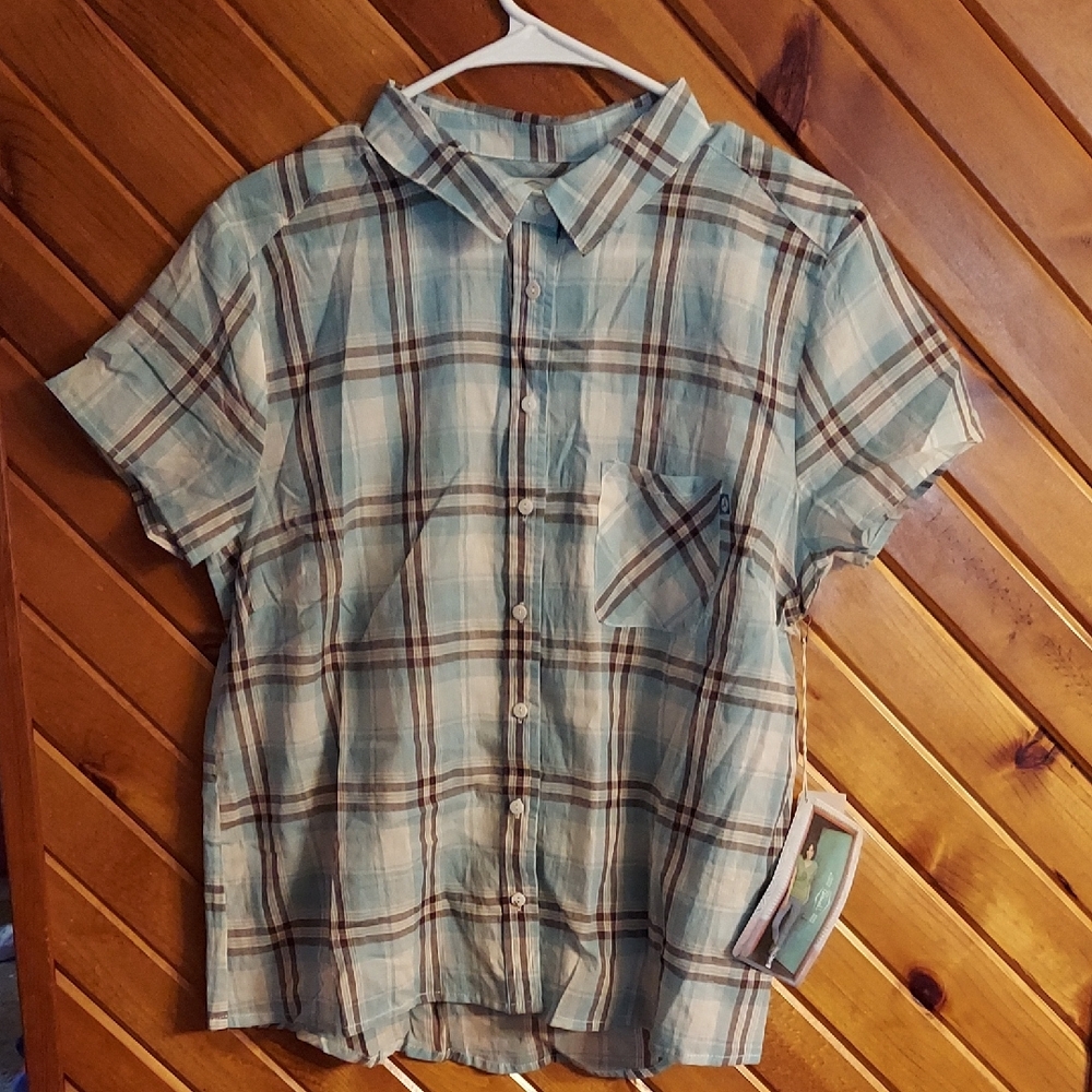 Plaid Short Sleeve Button-Up Shirt (Medium)